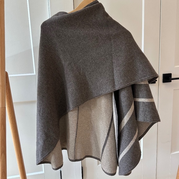 100% Wool Shawl - Picture 1 of 4